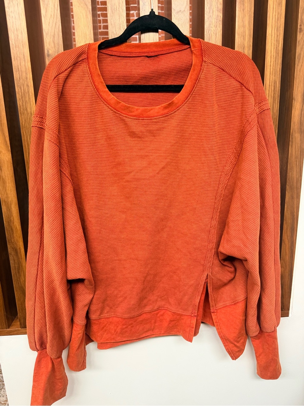 Relaxed Fit Women's Sweatshirt in Burnt Orange